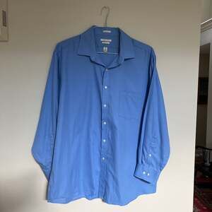 Van Heusen Men's Blue Button Up Long Sleeve Dress Shirt Regular Fit